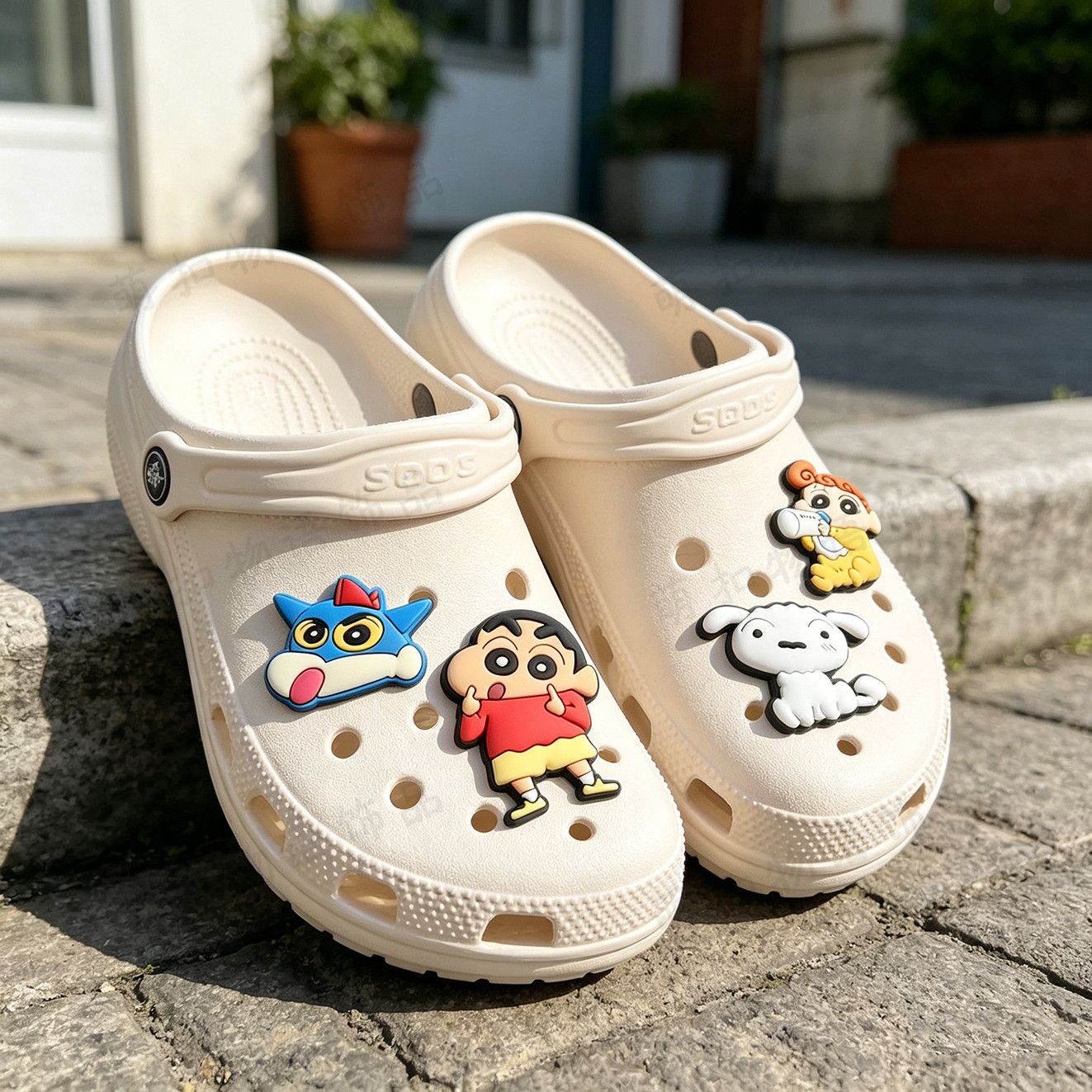Crayon Shin-chan shoe flower a - огляд і ціна Supply Florist